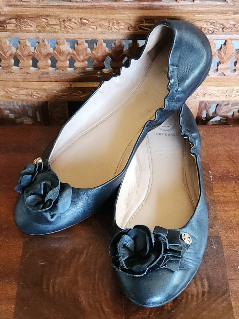 Tory Burch Blossom Leather Ballet Flats in Black
